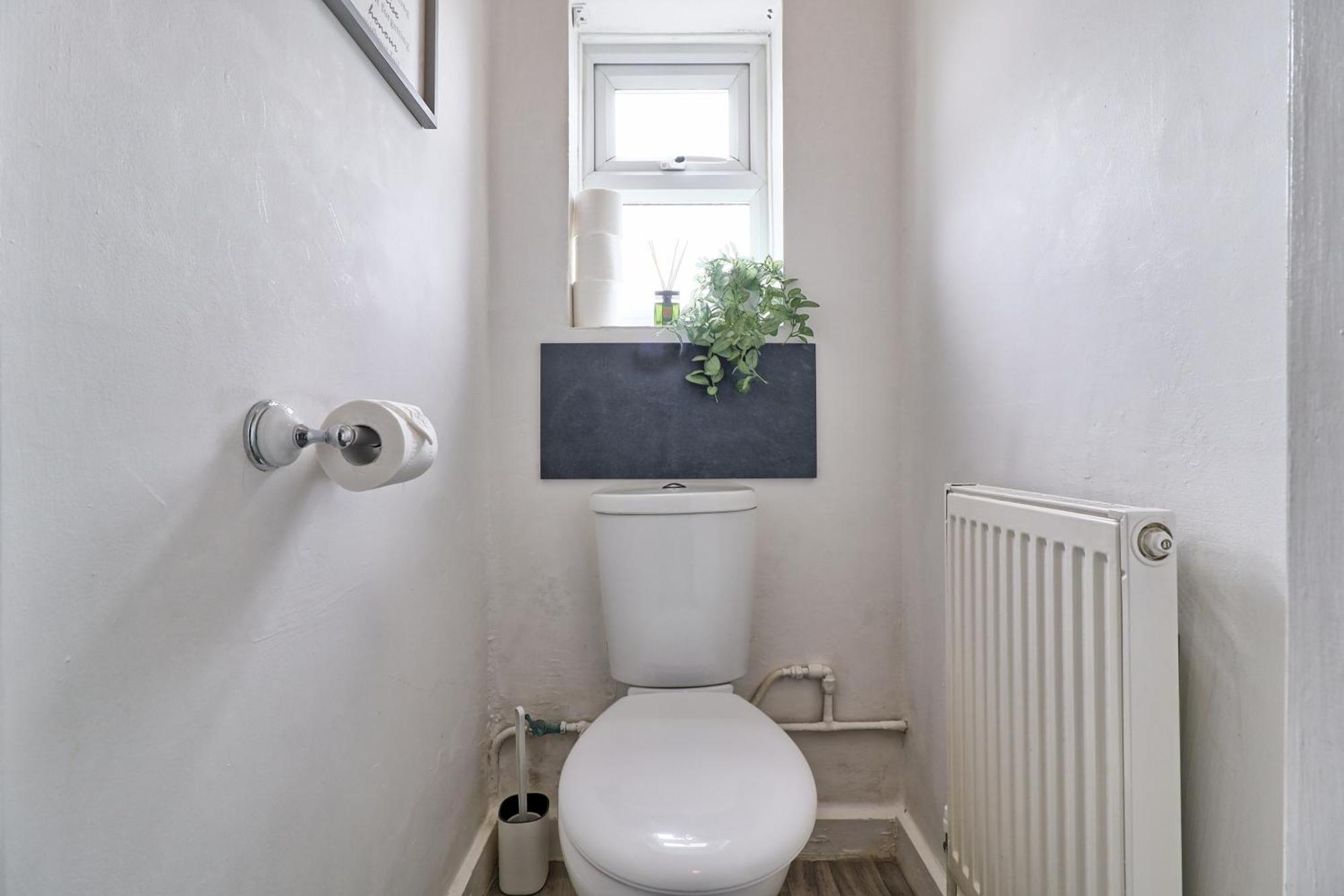Luxury 3-Bed Apartment Near To London With Parking Hornchurch Екстериор снимка